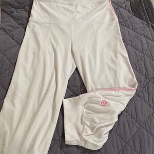 Lululemon lounge pants while size 6